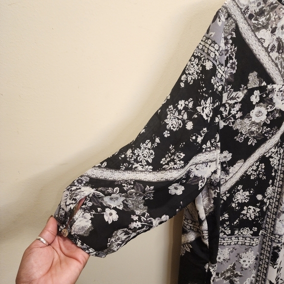 Roz & Ali Plus size Black And White Short Sleeves Tunic 1X - Picture 11 of 13